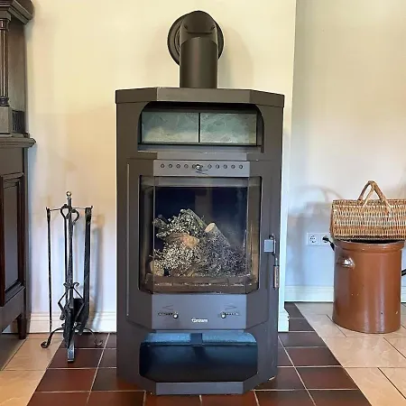 Poerksen Huus, Barrierefrei, Eingezaeunt, Bis Zu Sechs Hunde, Kamin, Wlan, Zwei Baeder *